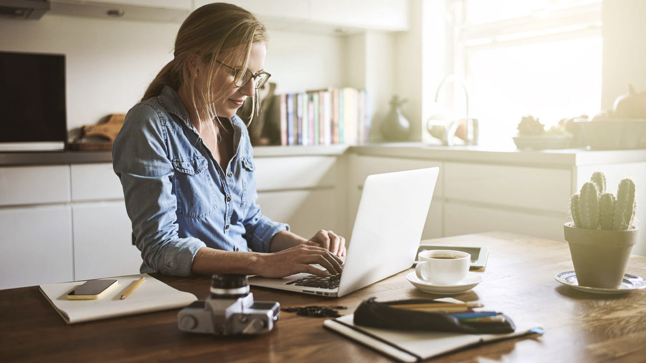 ¿Cuáles GASTOS puedo DEDUCIR si uso mi CASA COMO OFICINA?