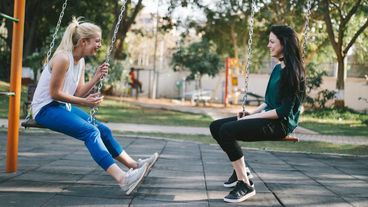 ¿Los JÓVENES son IRRESPONSABLES con su AHORRO? Entérate