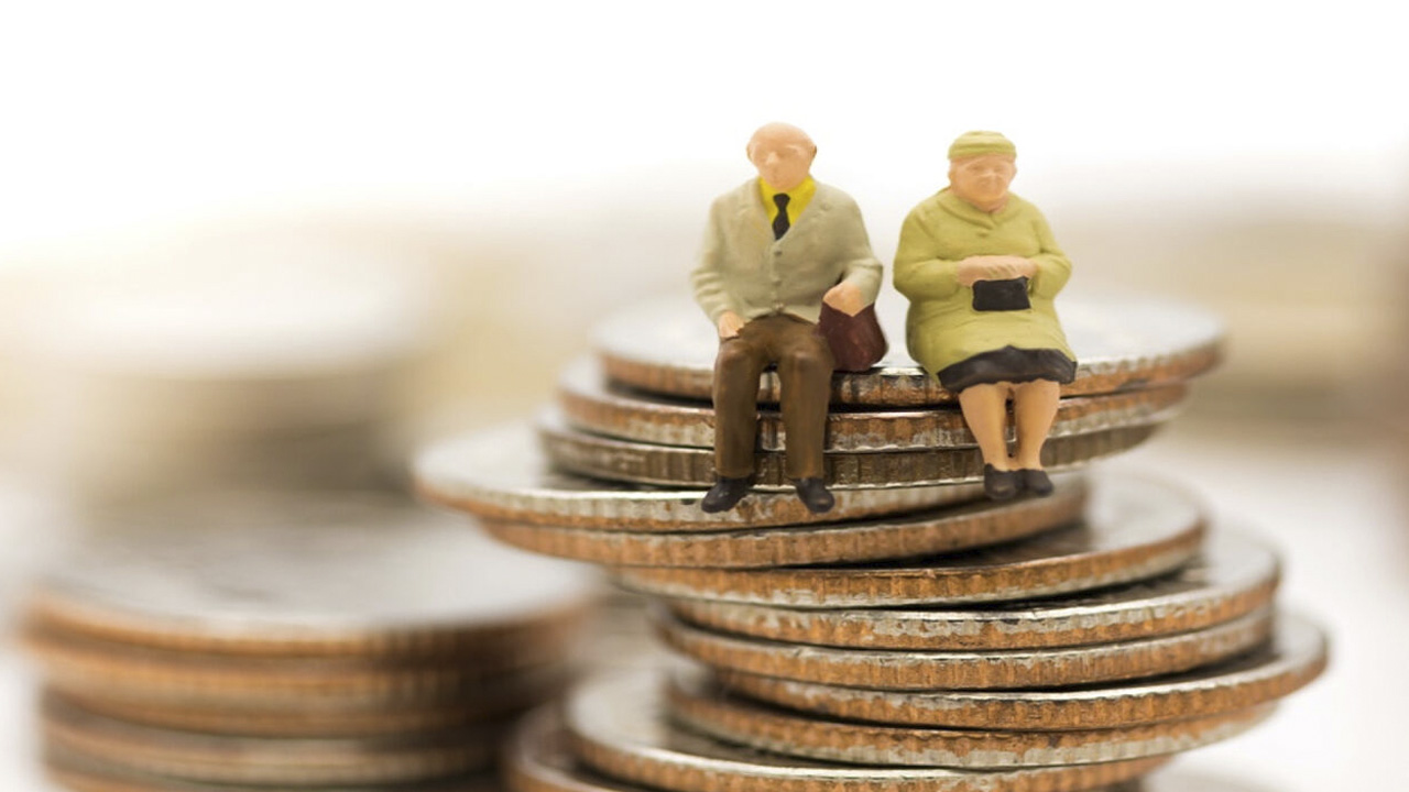 PENSIÓN por VEJEZ O CESANTÍA, ¿cuál le conviene a tus padres y abuelos?