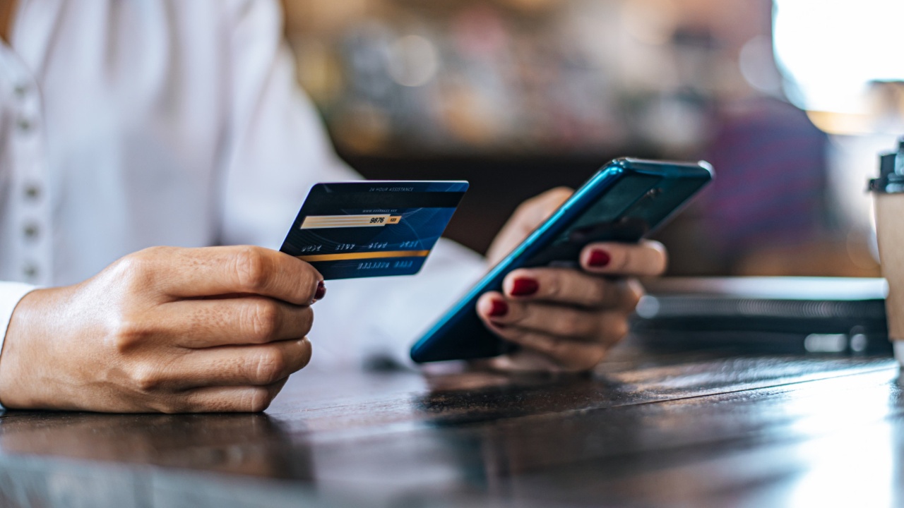 ¿Qué prefieren los mexicanos, tarjeta de crédito o débito?