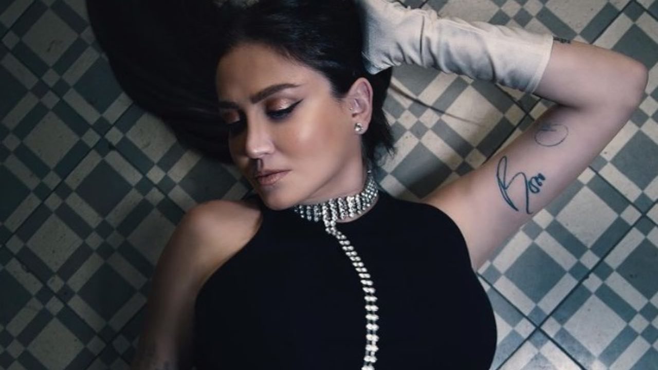 ¿Cuánto dinero gana Celia Lora en OnlyFans?