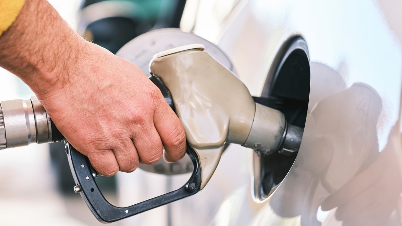 Esta es la RESPUESTA al por qué la GASOLINA es CARA