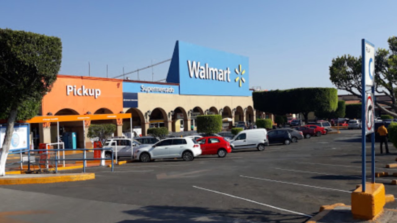 Fue a Walmart, le robaron su mochila y los empleados se burlaron de ella