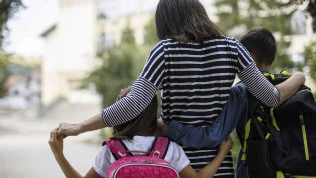 ¿Eres MADRE SOLTERA? Conacyt te apoya con 4 MIL PESOS mensuales