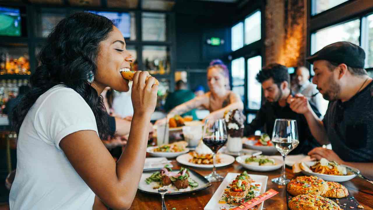 6 derechos que tienen los consumidores en restaurantes, según la Profeco