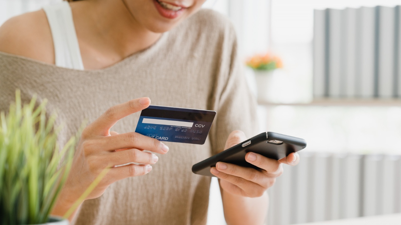 ¿Por qué no debes PAGAR tu TARJETA de CRÉDITO en EFECTIVO?