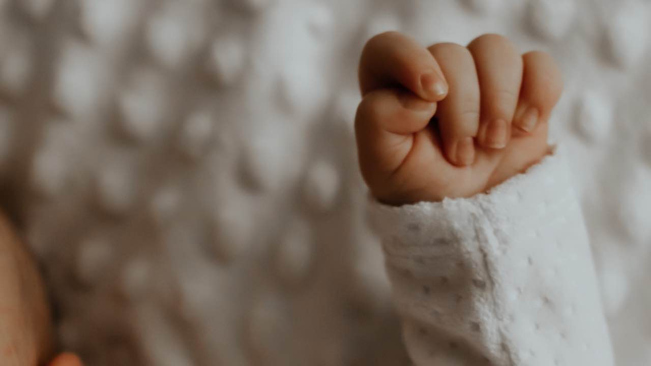 Registrar a un niño en Registro Civil: cuánto cuesta y qué nombres se prohiben