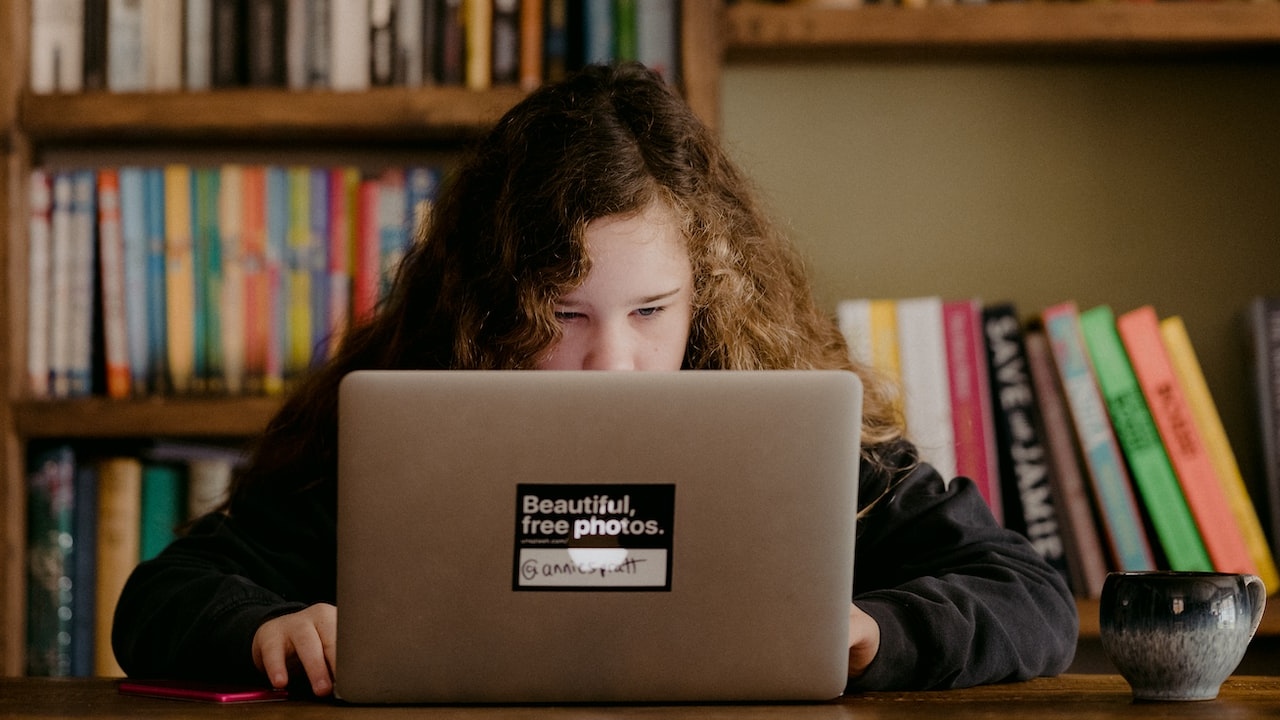 ¡Protege tu dinero de Beca Benito Juárez! Descubre cómo