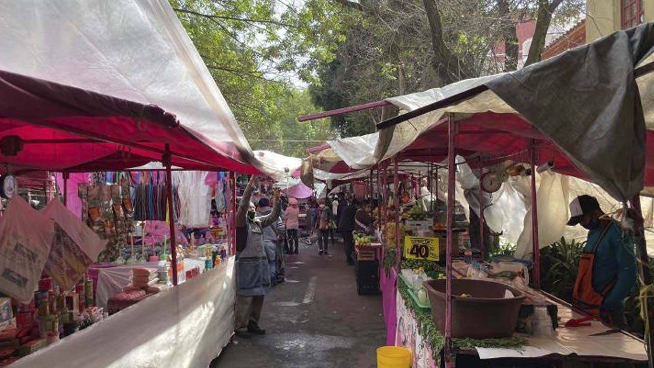 SAT visitará Tianguis y Mercados para fiscalizar a comerciantes