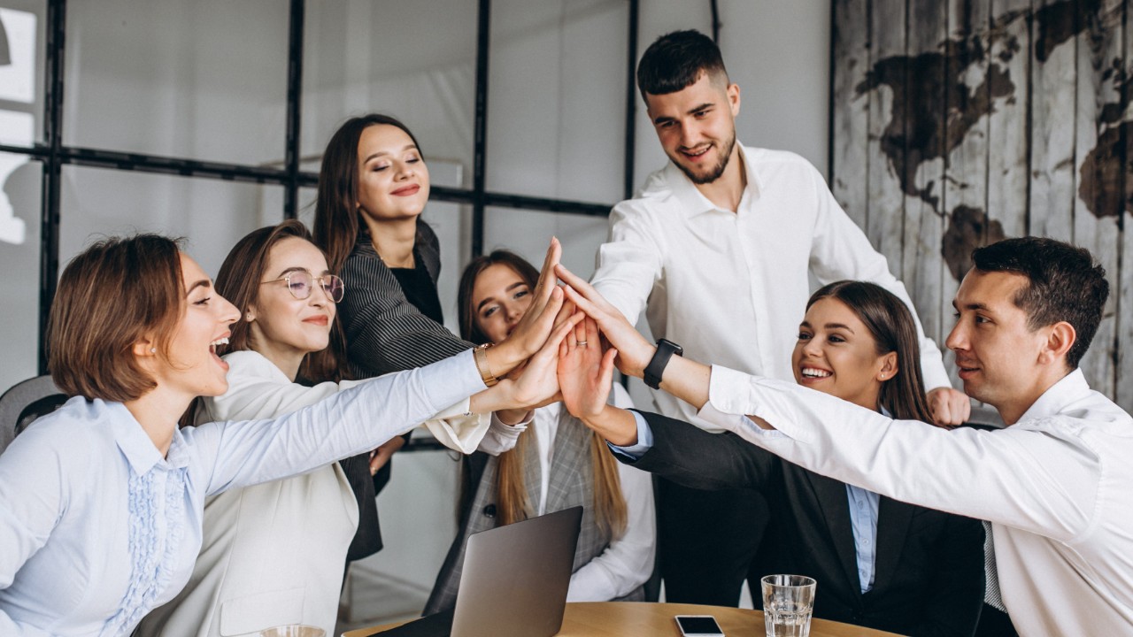 ¿A qué se debe que unos trabajadores ganen más dinero que otros?