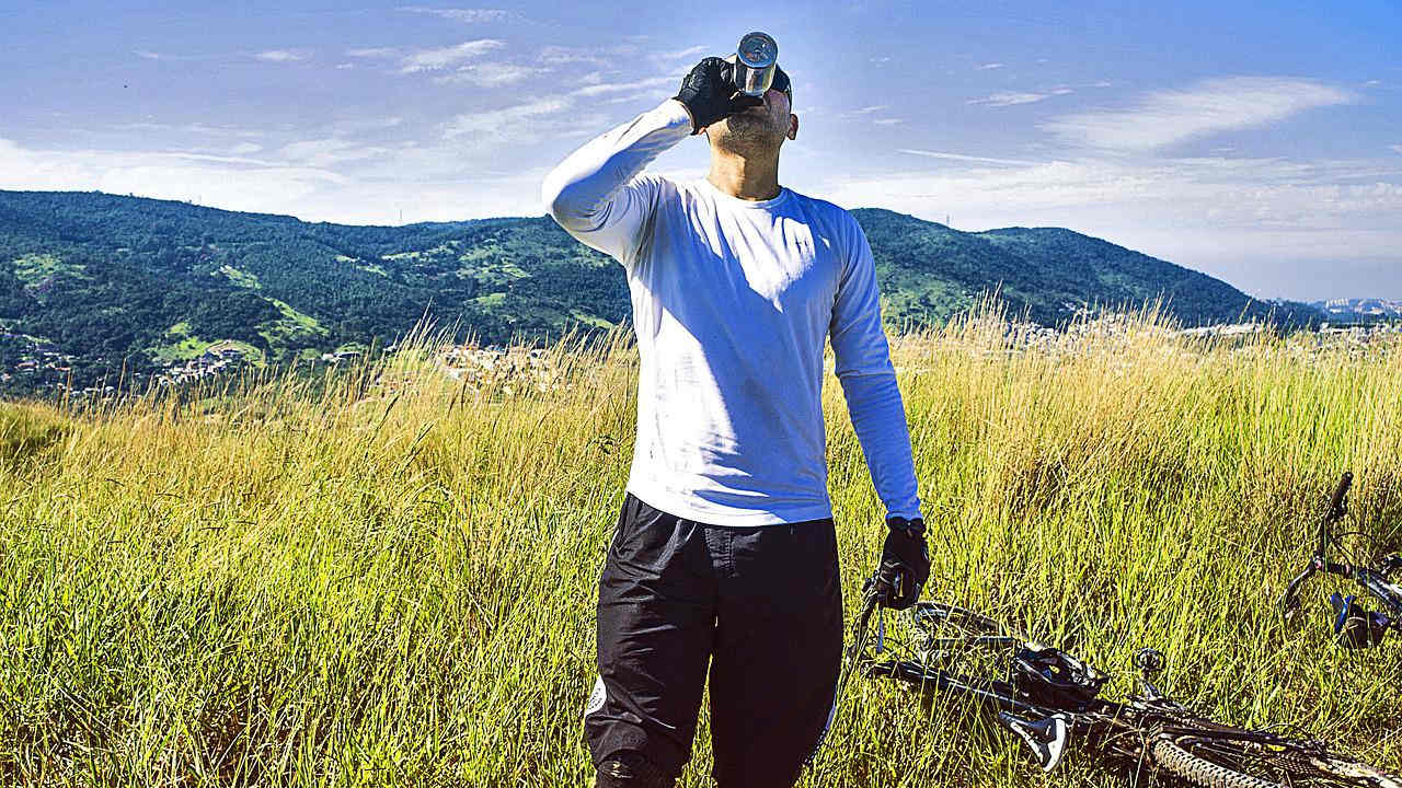 ¡Ni tan sanas! Profeco advierte sobre BEBIDAS DEPORTIVAS y SUEROS