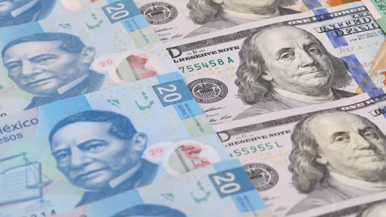 El dólar pierde ante el peso este día