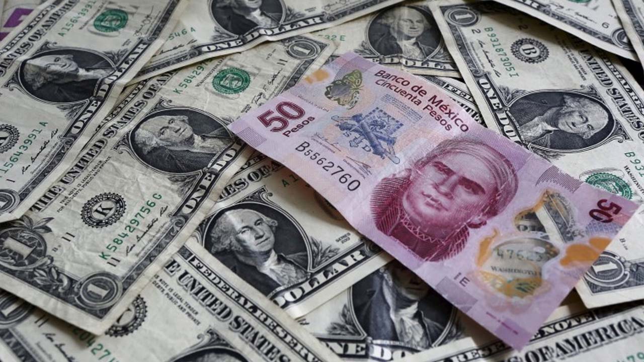 El peso logra recuperar pérdidas de la semana