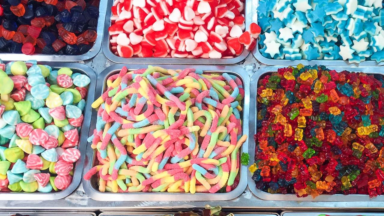 Trabajo donde te pagan por comer dulces