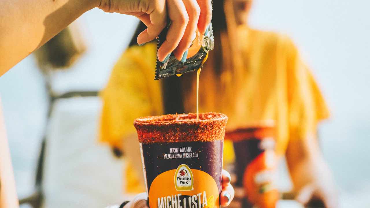 ¡Adiós, micheladas! CDMX prohibe venta de alcohol en el tianguis