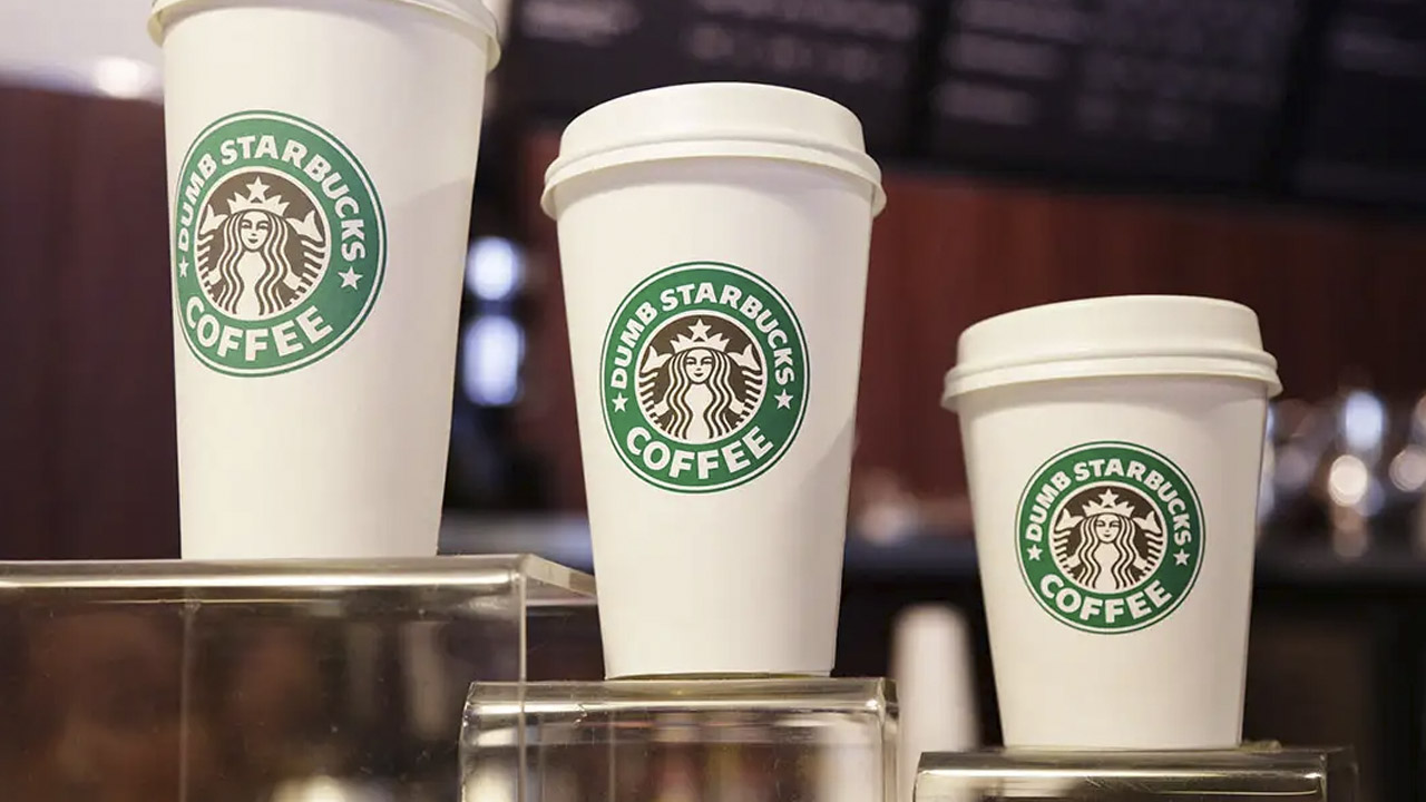 ¿Quieres aprender a preparar CAFÉ? Esto PAGA Starbucks a sus empleados
