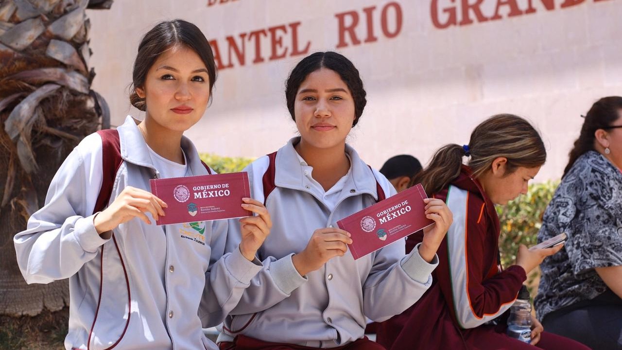 Becas Benito Juárez: 27 mdp se entregaron y no se sabe quién los recibió