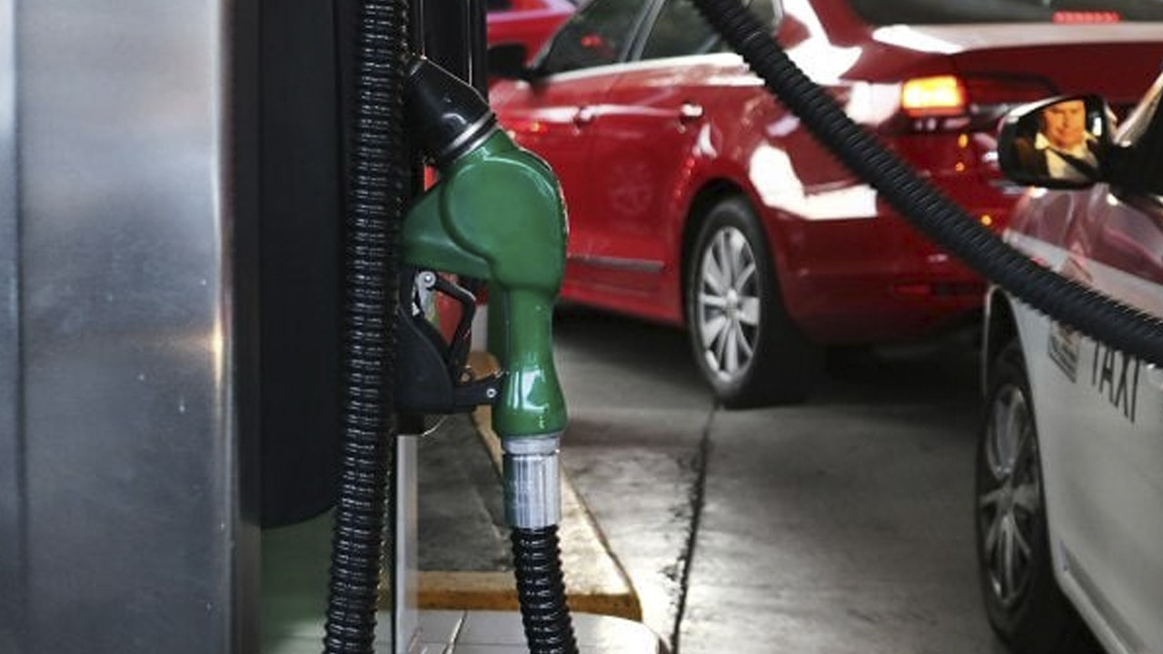 ¿Cuál es el PRECIO DE GASOLINA y diésel hoy 1 de noviembre de 2022 en México?