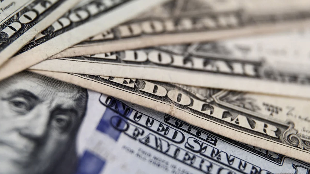 DÓLAR se pone de ofrenda y pierde ante el peso en cierre de cotización hoy 2 de noviembre 2022 México