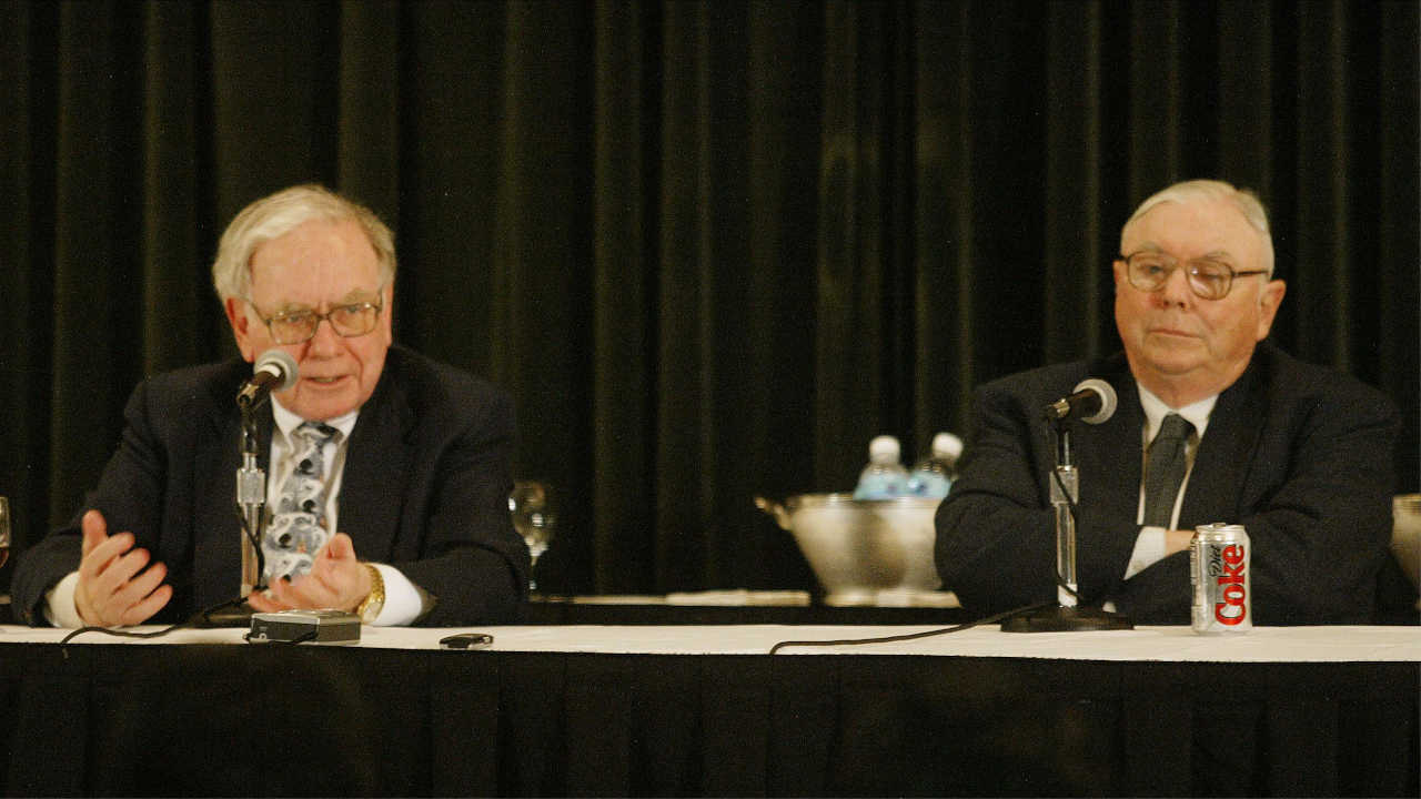 Conoce la clave de Charlie Munger y Warren Buffett para ser millonarios