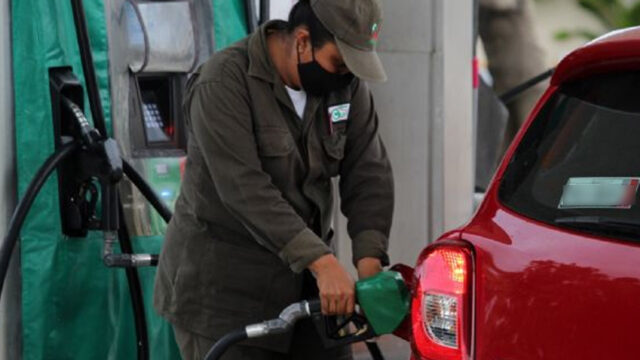 La gasolina en México sube ligeramente