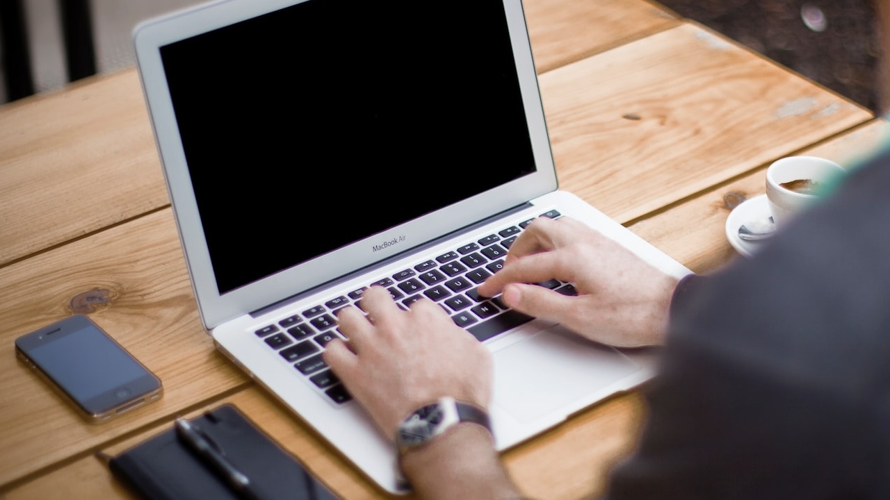 ¿El banco y apps te han pedido datos fiscales? Esto ocurre