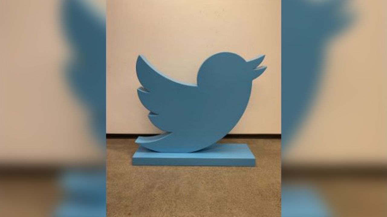 Twitter subastará estatua de su logo en enero 2023