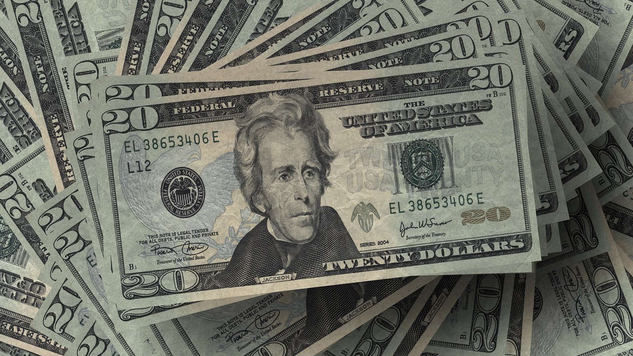 Entrada de remesas cayó 10.43% mensual en noviembre de 2022