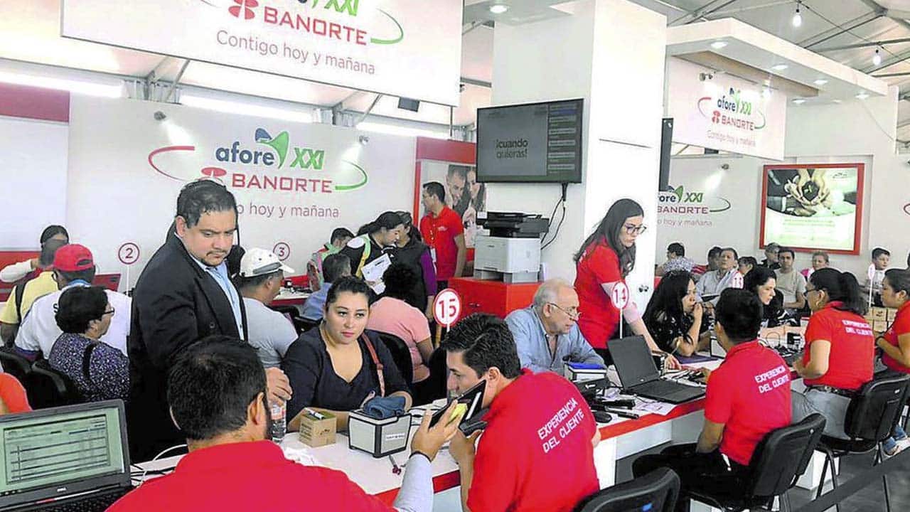 También desde el celular puedes cambiar de Afore