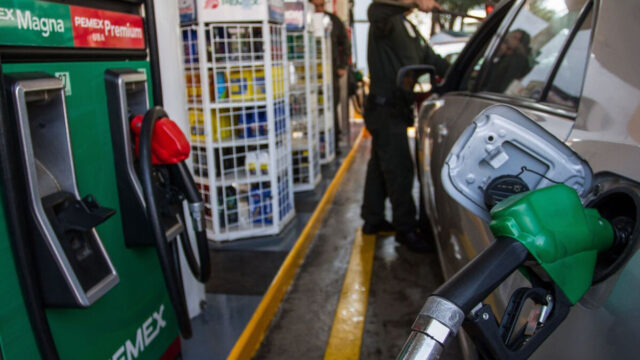 Se mantiene el alza de precio en gasolina