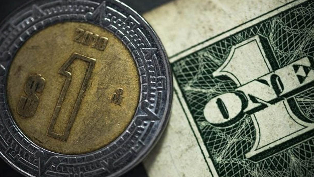Dólar termina con pérdidas esta semana