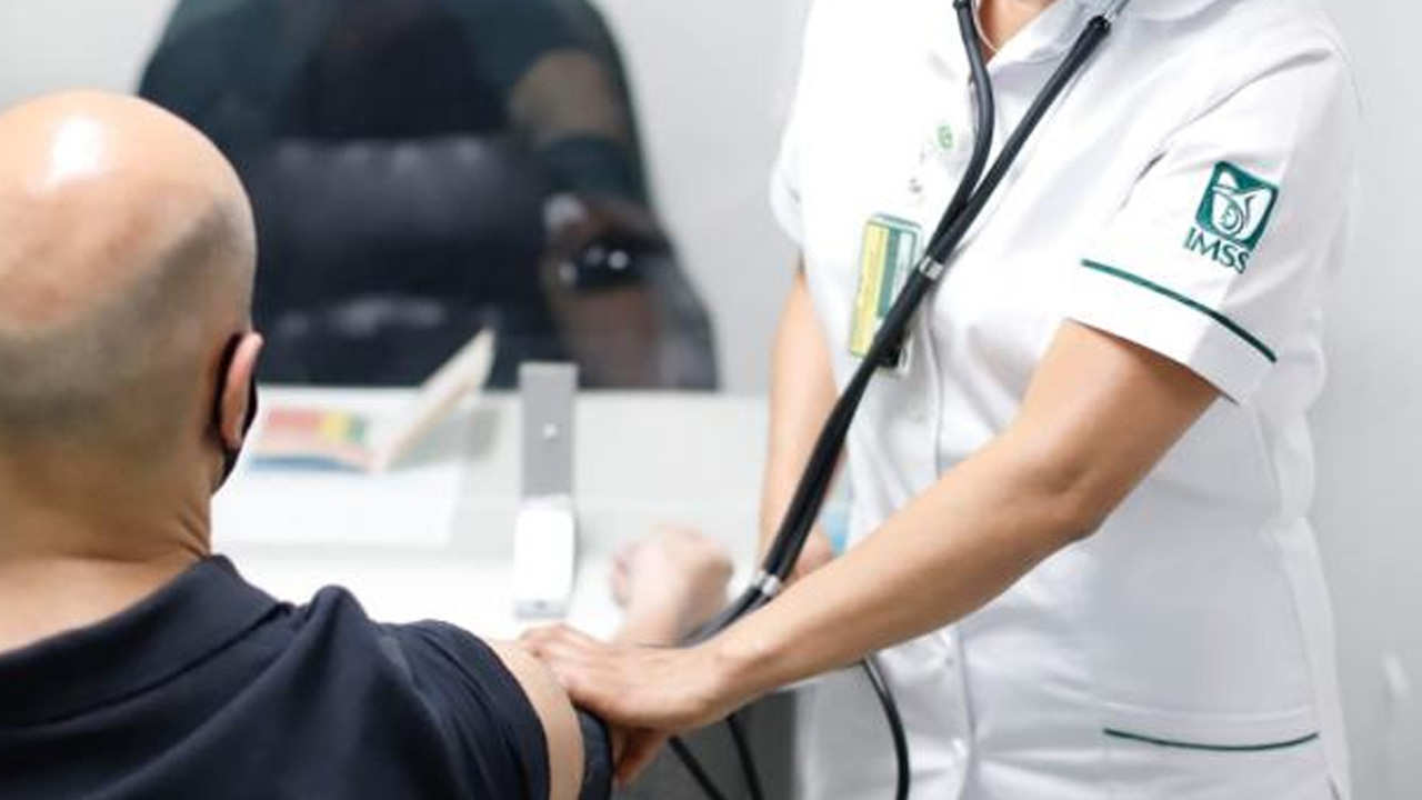 ¿Me pueden atender en el IMSS aunque no tenga seguro?