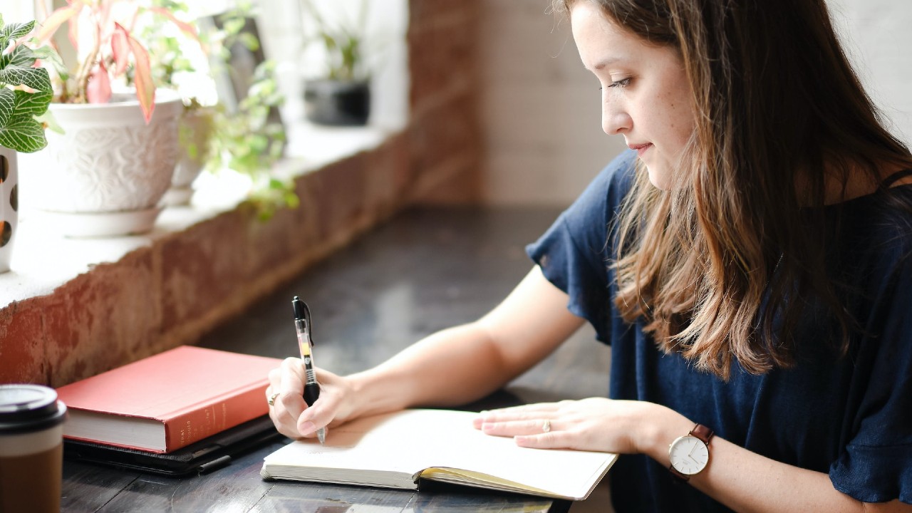 ¿La tesis quedó en el olvido este 2023? Entérate