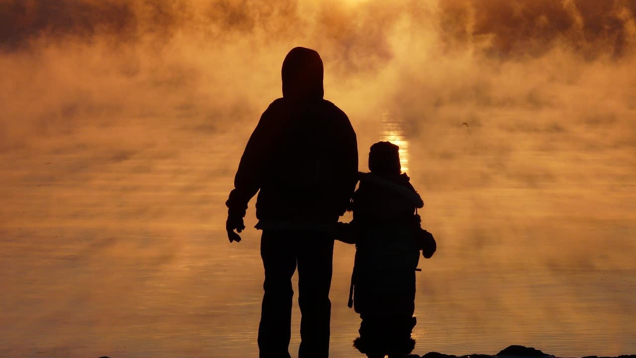 ¿Cómo mejorar tus finanzas personales cuando ganas el salario mínimo en México y tienes hijos?