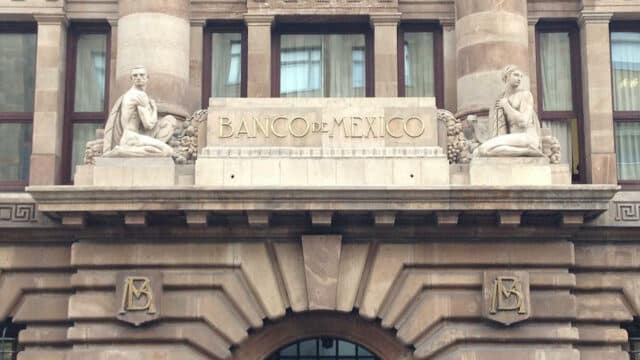 Tasa de interés sube a 11%: Así le afecta al gobierno de México