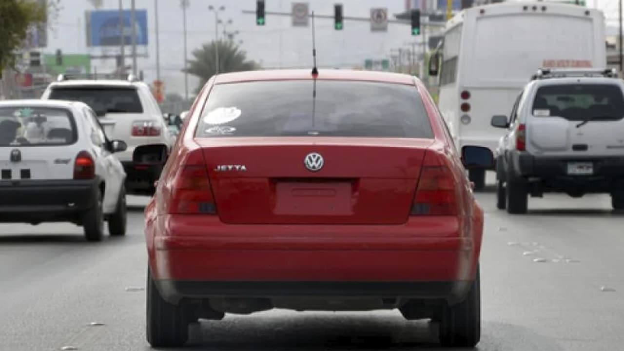 ¿Cuál es el permiso para manejar mi auto sin placas en la CDMX?