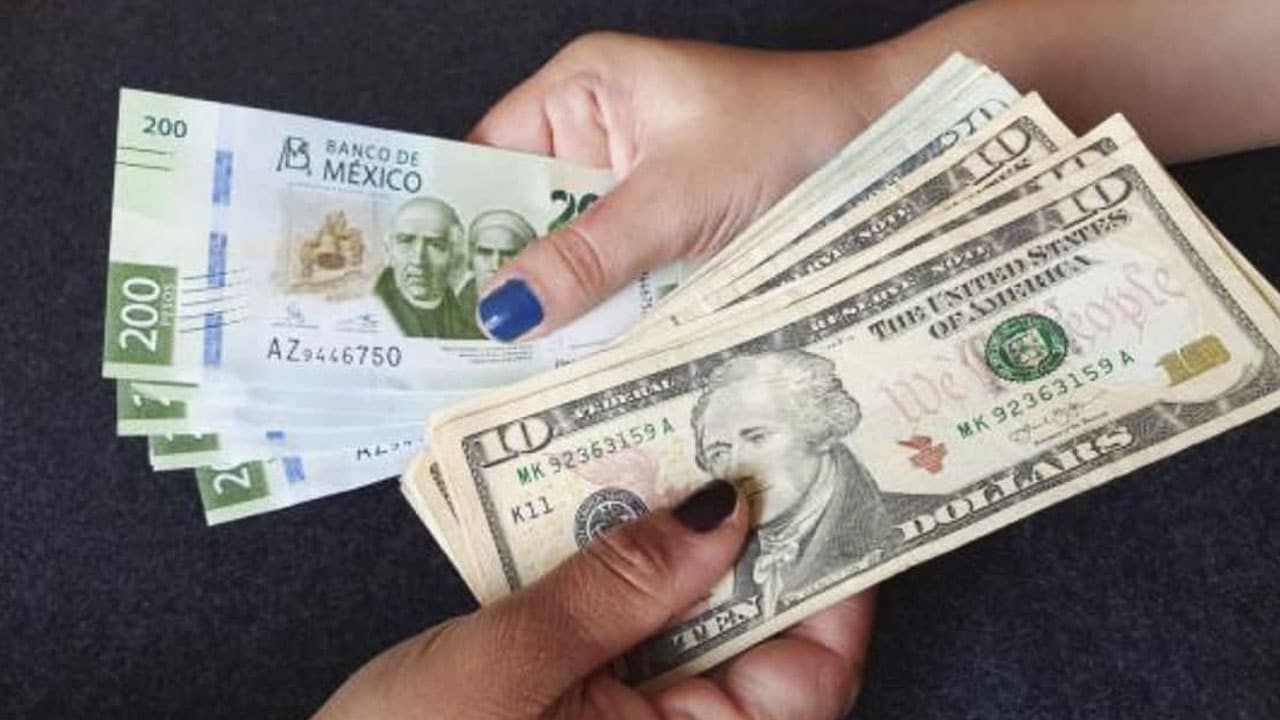 Dólar se levanta y gana al cierre de cotización hoy 15 de febrero de 2023 en México