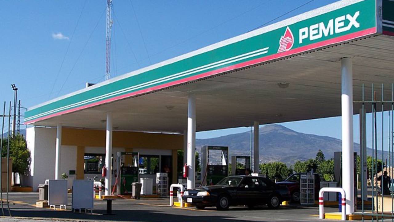 ¿Quieres comprar un auto? Estos son los 3 modelos que gastan menos gasolina