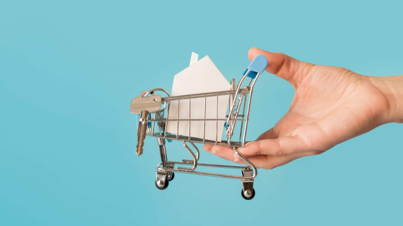 Infonavit: ¿Conviene más un préstamo hipotecario o bancario?