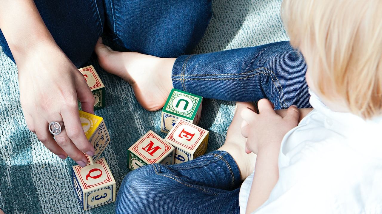 Conoce los requisitos para ser niñera en Estados Unidos