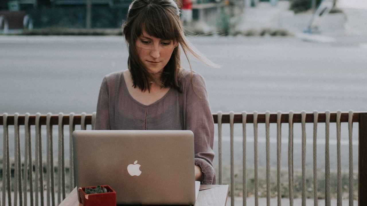 ¿Es posible adelantar la declaración anual de personas físicas?