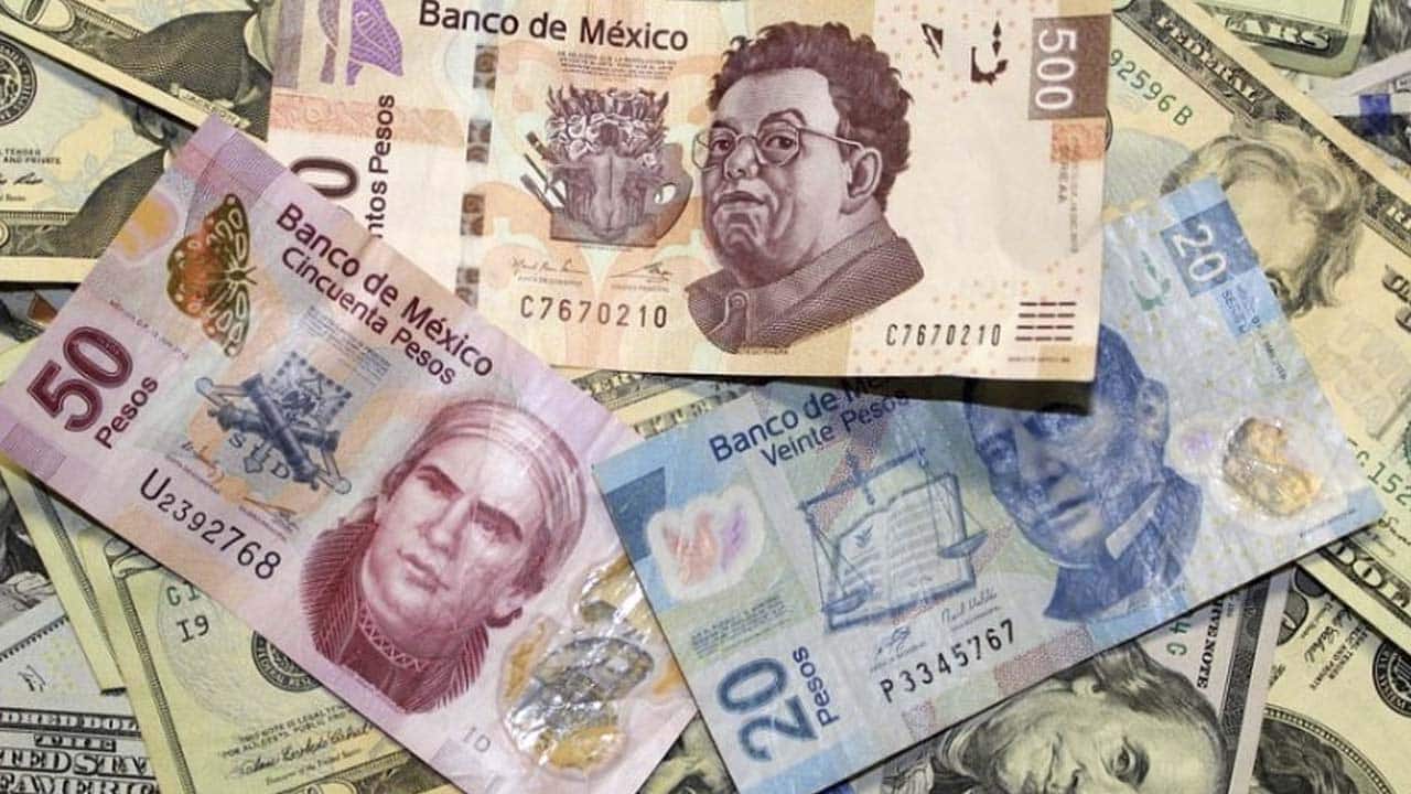 Peso gana al dólar al cierre de cotización hoy 13 de febrero de 2023 en México