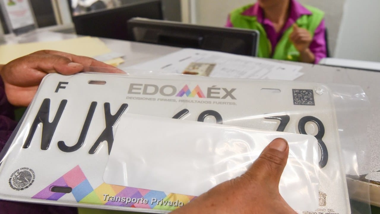 ¿Hay diferencia entre las placas de autos de la CDMX y Edomex?