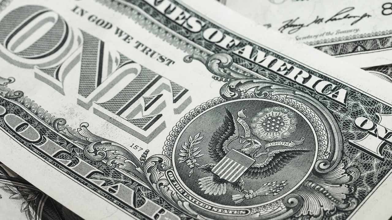 El dólar cierra con una baja en su tipo de cambio hoy 27 de febrero de 2023 México