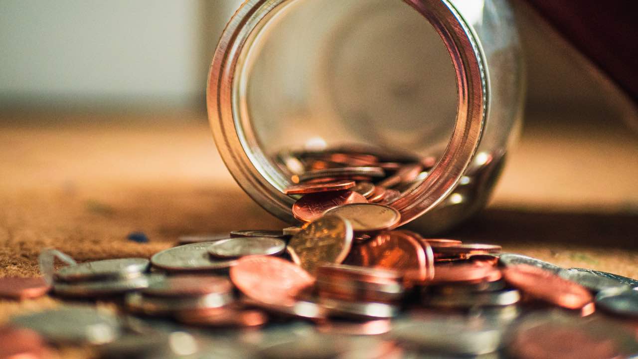 ¿Por qué es malo prestar dinero a familiares y amigos?