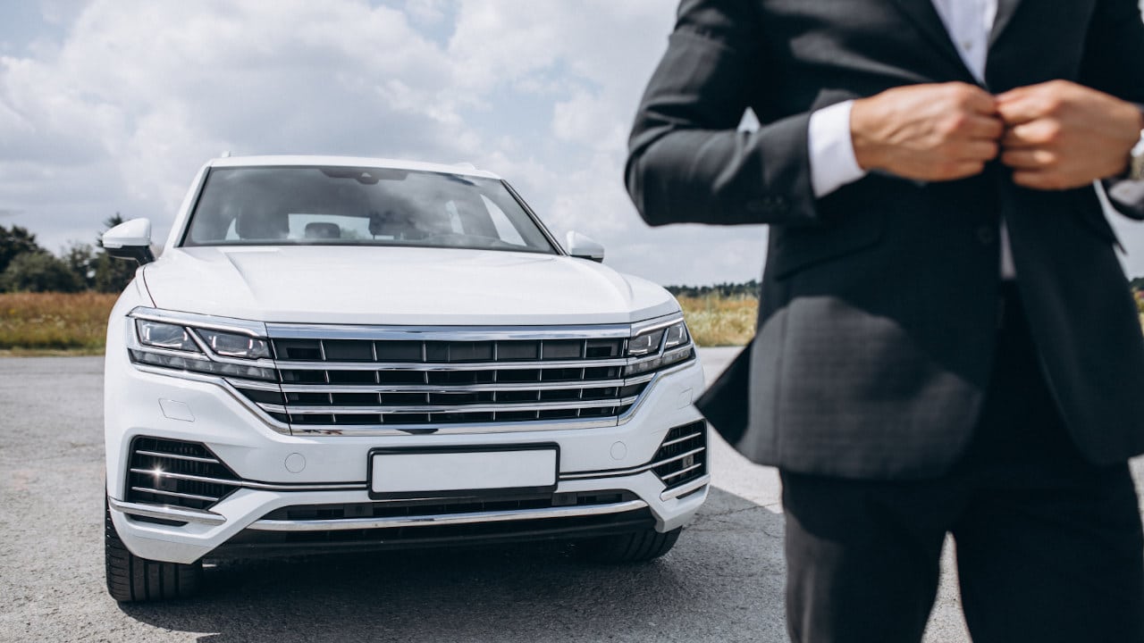 ¿Tener dinero te hace menos inteligente? Estudio sugiere que sí