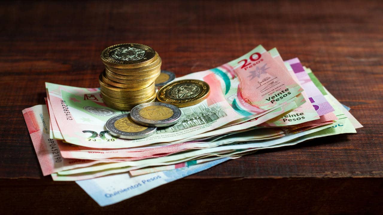 Salario promedio en México crece 11.2% en febrero, a 523 pesos diarios