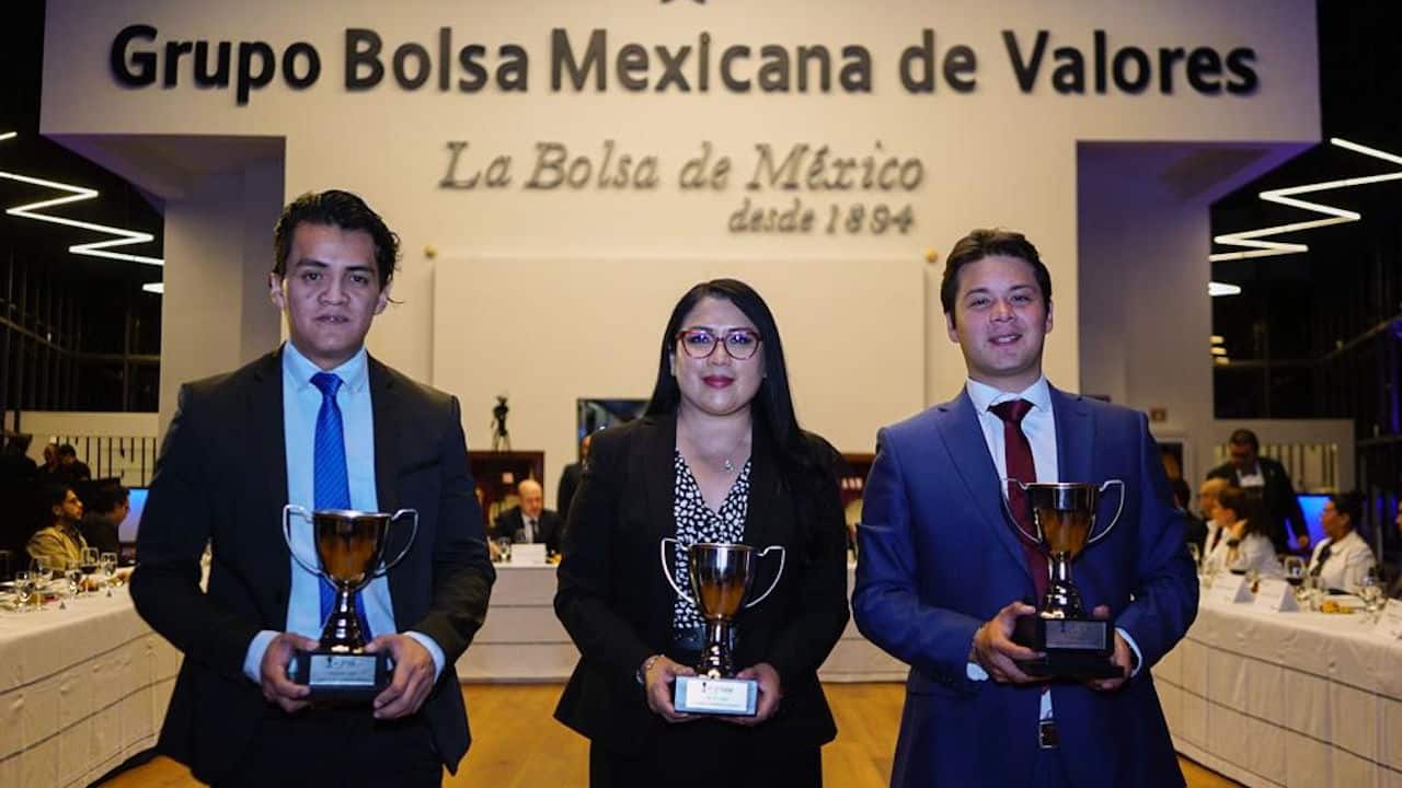Triunfan estudiantes de la UNAM en el Torneo de Derivados John Hull