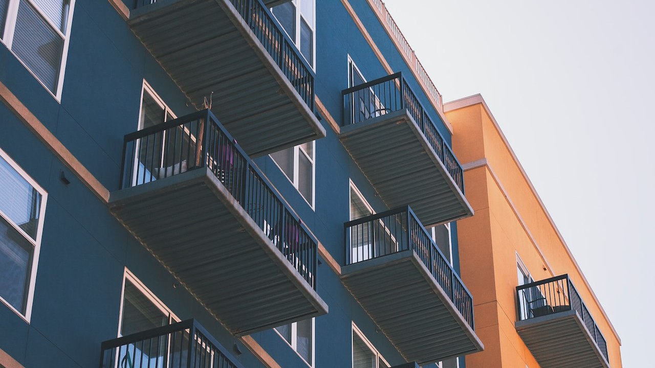 ¿Qué conviene más comprar o rentar una casa? Entérate