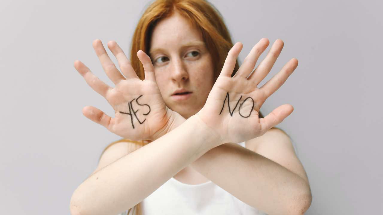 ¿Por qué las personas toman decisiones financieras irracionales?